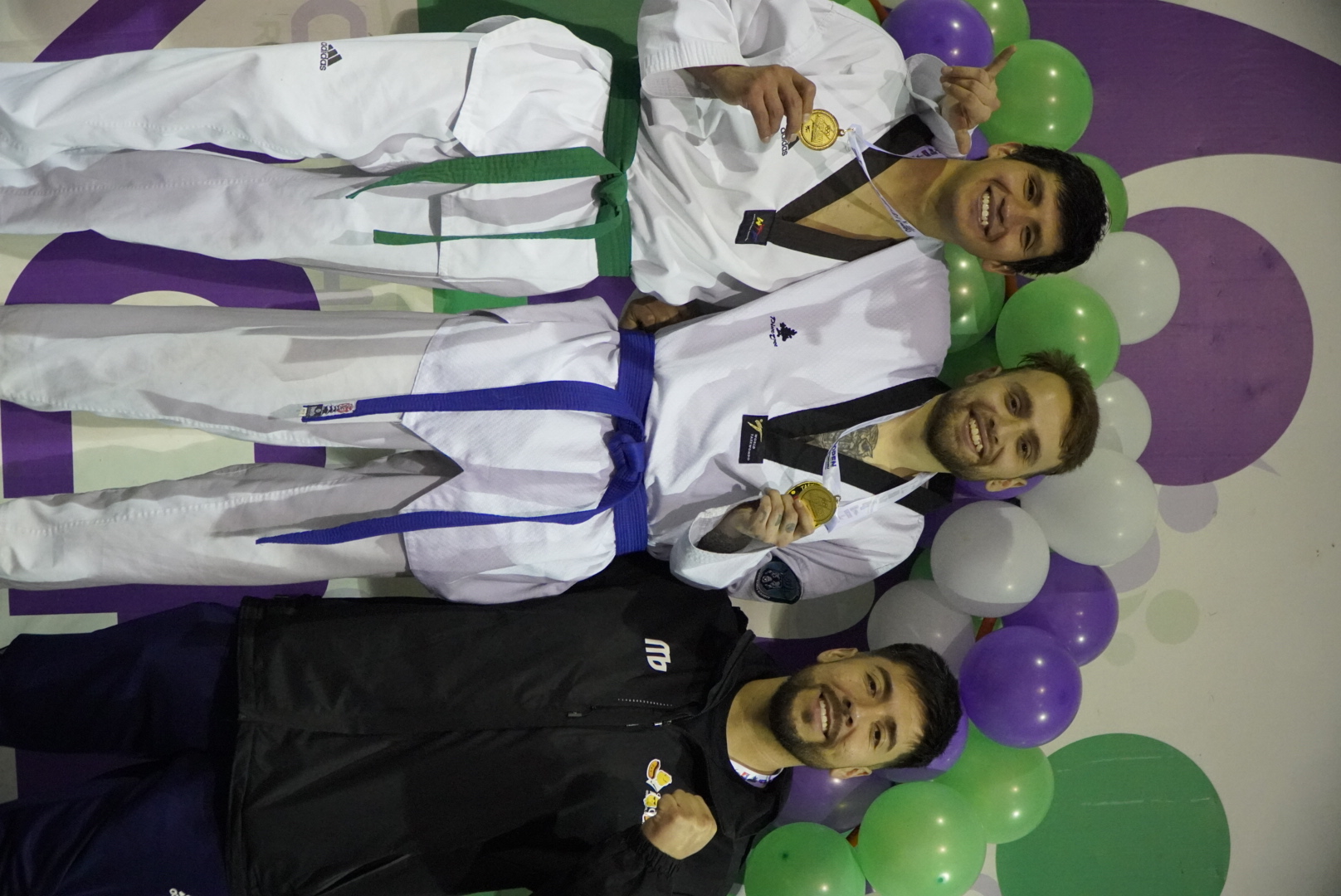 Alumnos de Sangom Taekwondo ganando en un torneo